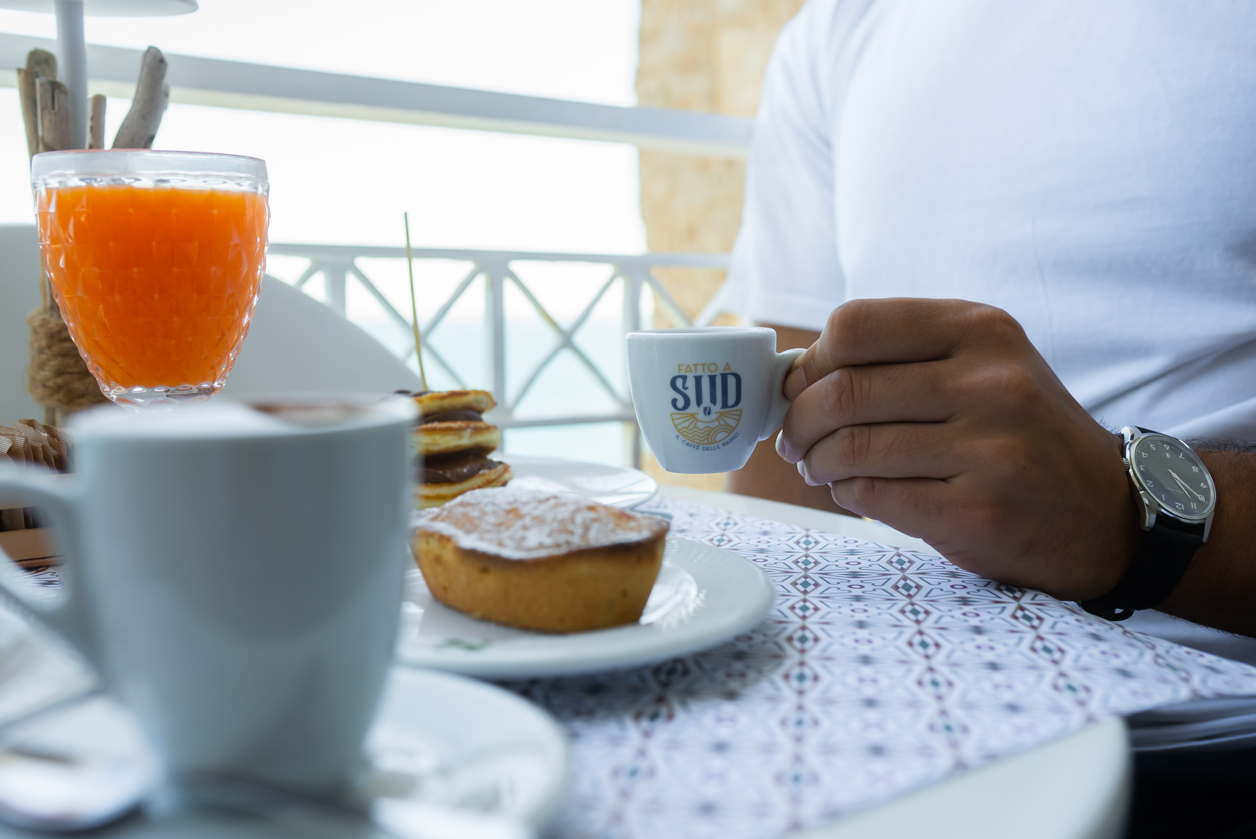 caffè espresso in tazzina fatto a sud